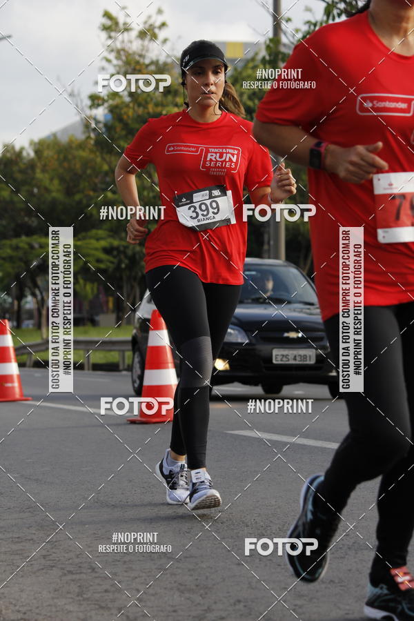 Buy your photos of the eventSantander Track & Field Run Series - Shopping Tambor on Fotop