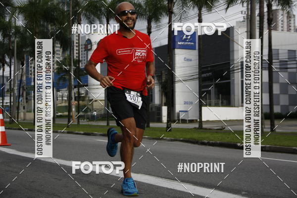 Buy your photos of the eventSantander Track & Field Run Series - Shopping Tambor on Fotop