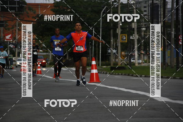 Buy your photos of the eventSantander Track & Field Run Series - Shopping Tambor on Fotop
