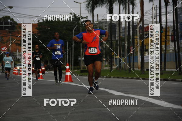 Buy your photos of the eventSantander Track & Field Run Series - Shopping Tambor on Fotop