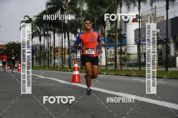 Buy your photos of the eventSantander Track & Field Run Series - Shopping Tambor on Fotop