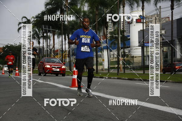 Buy your photos of the eventSantander Track & Field Run Series - Shopping Tambor on Fotop