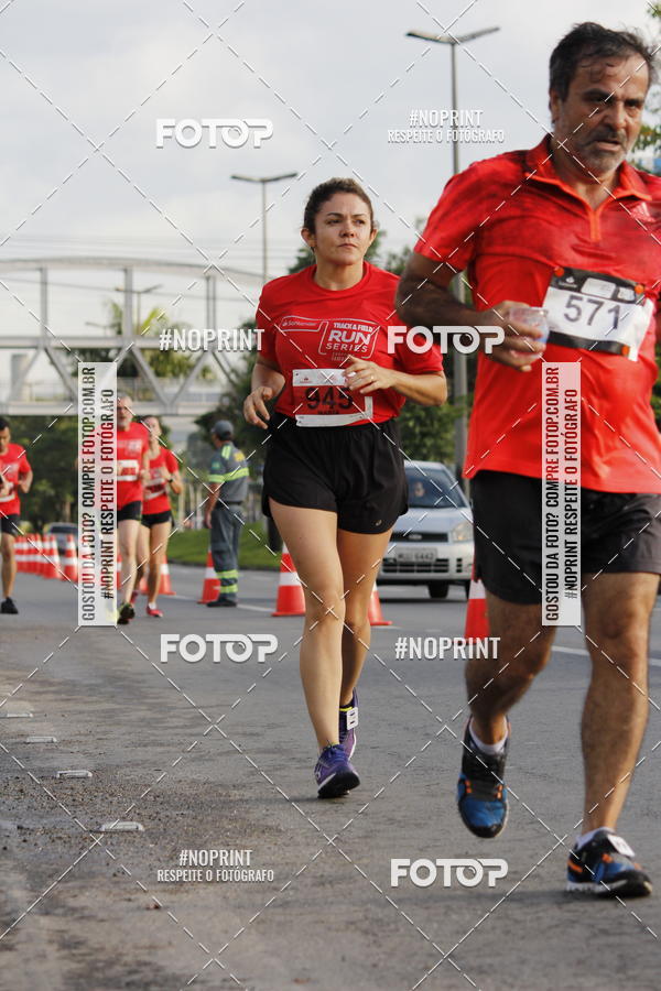 Buy your photos of the eventSantander Track & Field Run Series - Shopping Tambor on Fotop