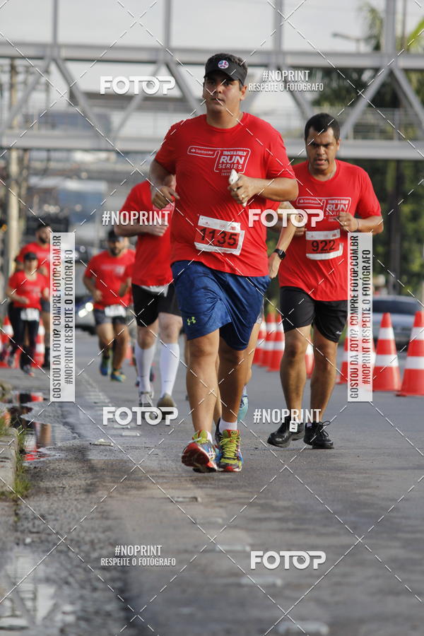 Buy your photos of the eventSantander Track & Field Run Series - Shopping Tambor on Fotop
