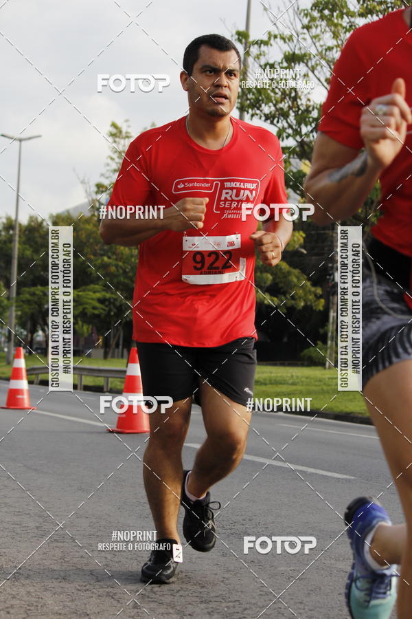 Buy your photos of the eventSantander Track & Field Run Series - Shopping Tambor on Fotop