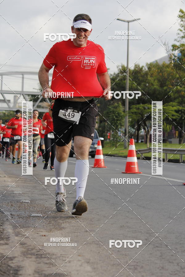 Buy your photos of the eventSantander Track & Field Run Series - Shopping Tambor on Fotop