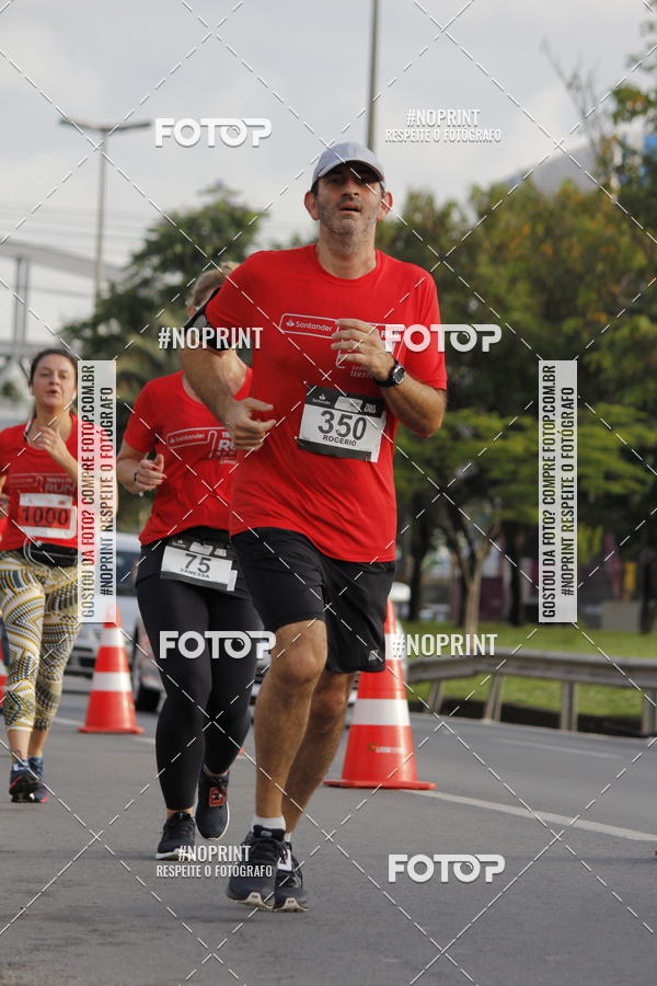 Buy your photos of the eventSantander Track & Field Run Series - Shopping Tambor on Fotop
