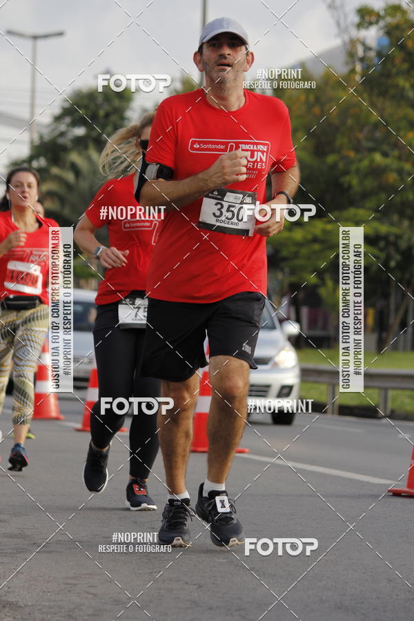 Buy your photos of the eventSantander Track & Field Run Series - Shopping Tambor on Fotop