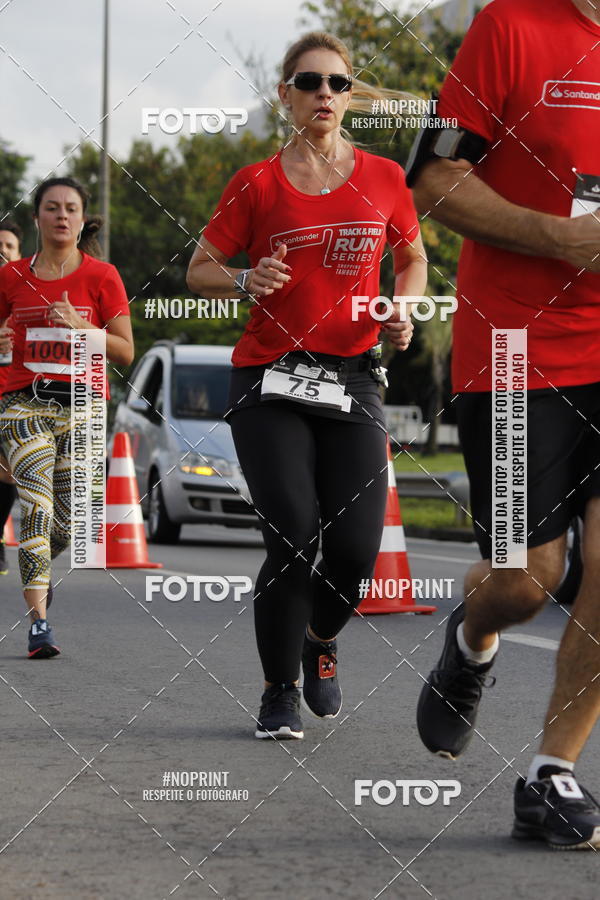 Buy your photos of the eventSantander Track & Field Run Series - Shopping Tambor on Fotop