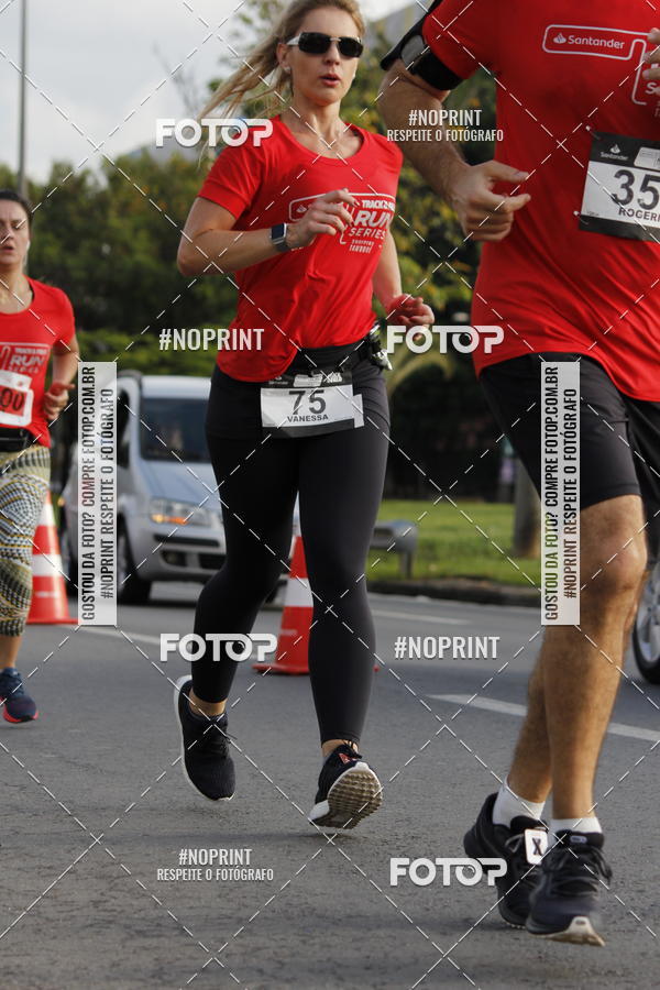 Buy your photos of the eventSantander Track & Field Run Series - Shopping Tambor on Fotop