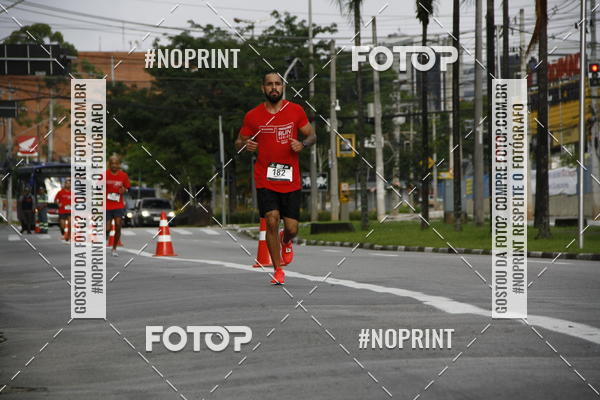 Buy your photos of the eventSantander Track & Field Run Series - Shopping Tambor on Fotop