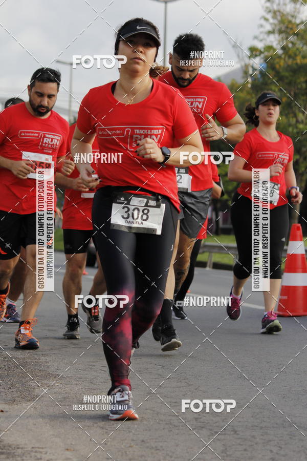 Buy your photos of the eventSantander Track & Field Run Series - Shopping Tambor on Fotop