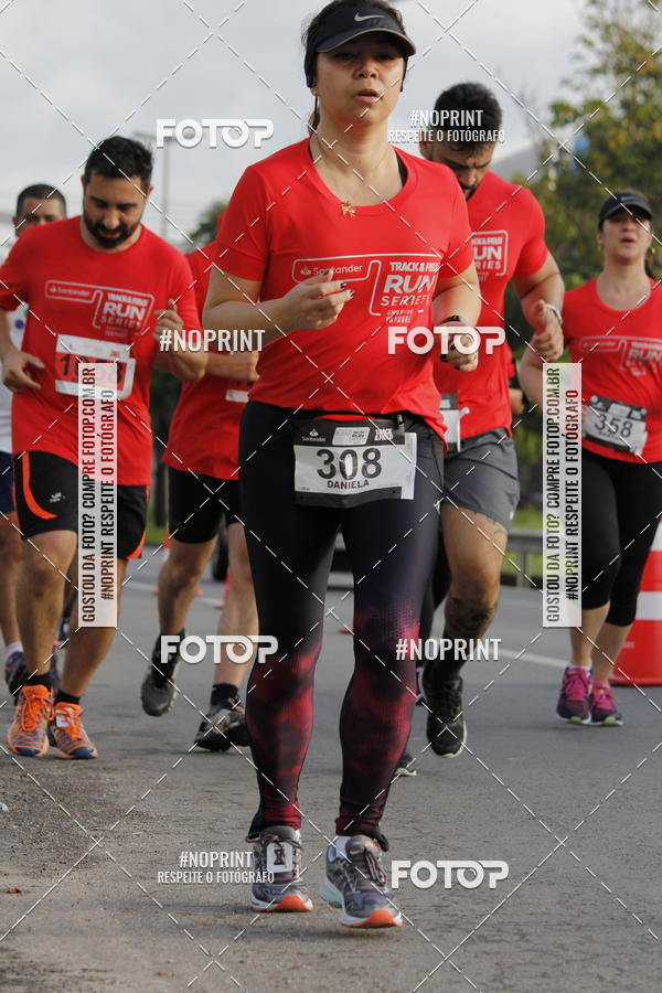 Buy your photos of the eventSantander Track & Field Run Series - Shopping Tambor on Fotop