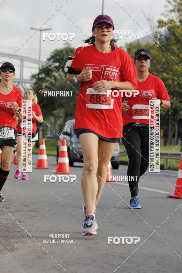 Buy your photos of the eventSantander Track & Field Run Series - Shopping Tambor on Fotop