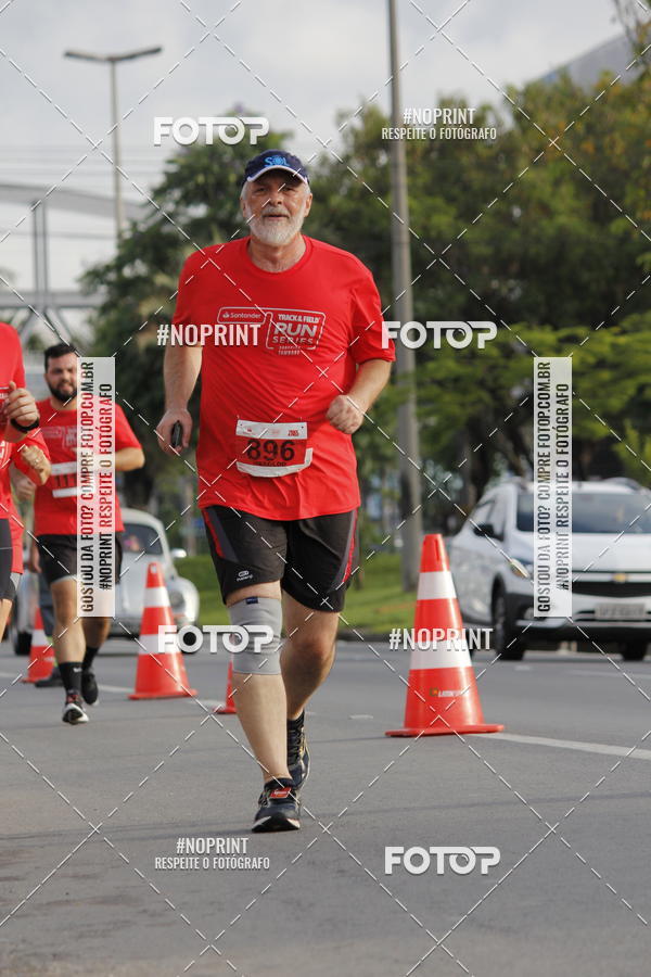 Buy your photos of the eventSantander Track & Field Run Series - Shopping Tambor on Fotop
