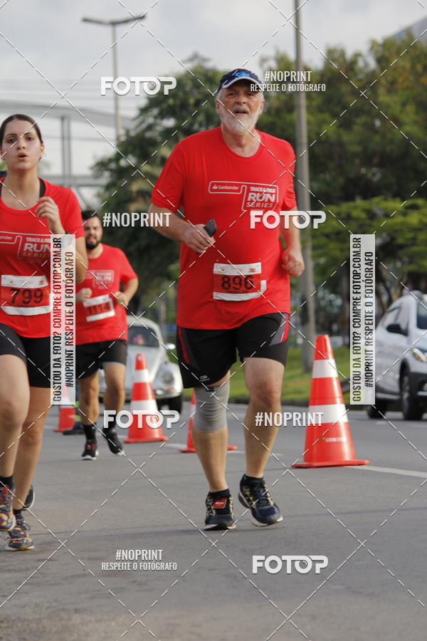 Buy your photos of the eventSantander Track & Field Run Series - Shopping Tambor on Fotop