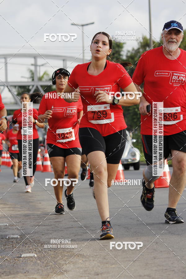 Buy your photos of the eventSantander Track & Field Run Series - Shopping Tambor on Fotop