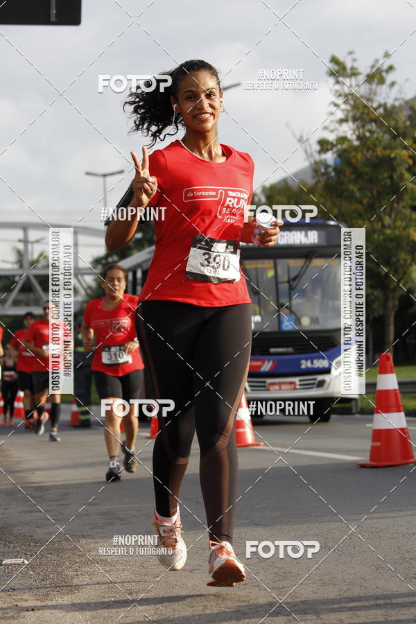Buy your photos of the eventSantander Track & Field Run Series - Shopping Tambor on Fotop