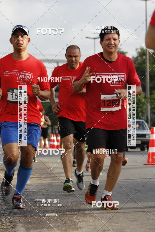 Buy your photos of the eventSantander Track & Field Run Series - Shopping Tambor on Fotop