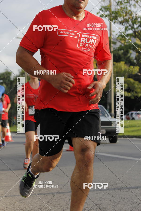 Buy your photos of the eventSantander Track & Field Run Series - Shopping Tambor on Fotop
