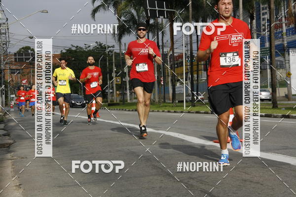 Buy your photos of the eventSantander Track & Field Run Series - Shopping Tambor on Fotop