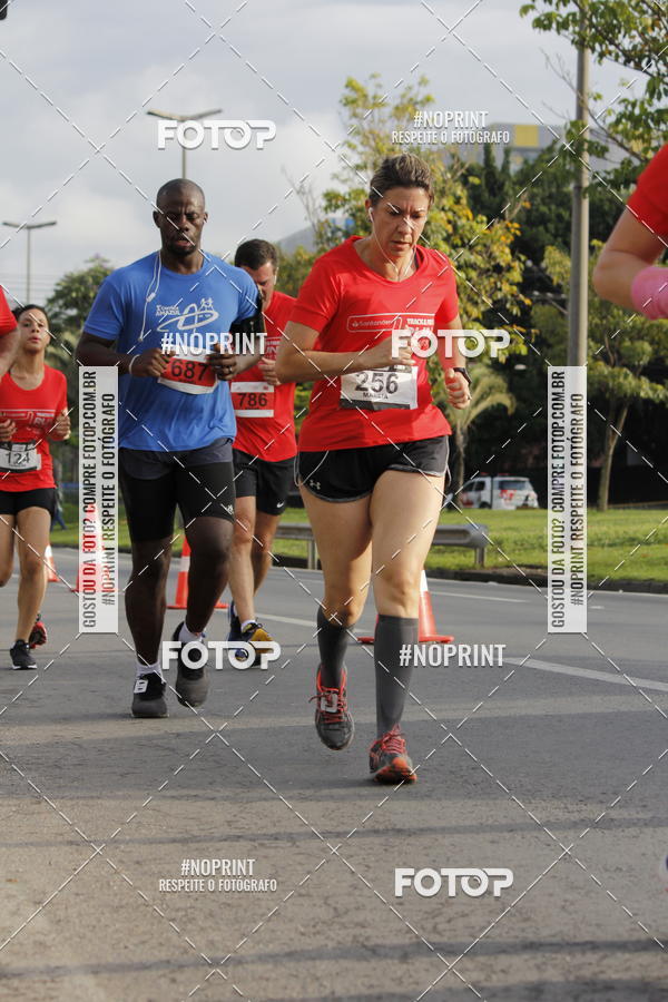 Buy your photos of the eventSantander Track & Field Run Series - Shopping Tambor on Fotop