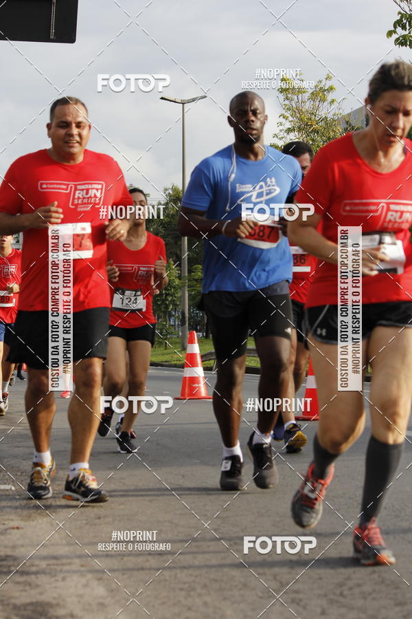Buy your photos of the eventSantander Track & Field Run Series - Shopping Tambor on Fotop