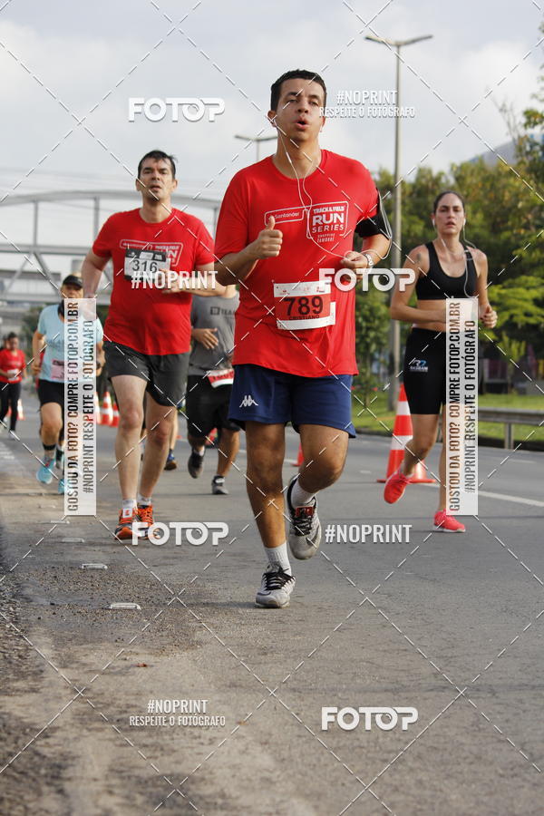 Buy your photos of the eventSantander Track & Field Run Series - Shopping Tambor on Fotop