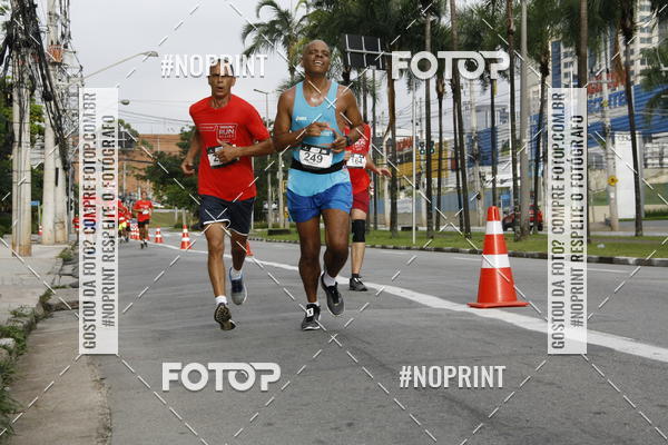 Buy your photos of the eventSantander Track & Field Run Series - Shopping Tambor on Fotop