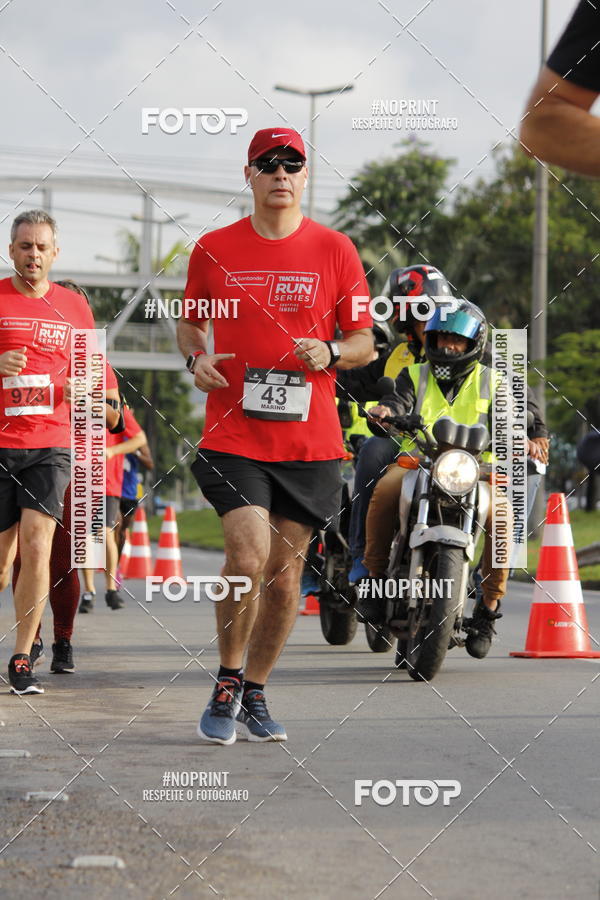 Buy your photos of the eventSantander Track & Field Run Series - Shopping Tambor on Fotop