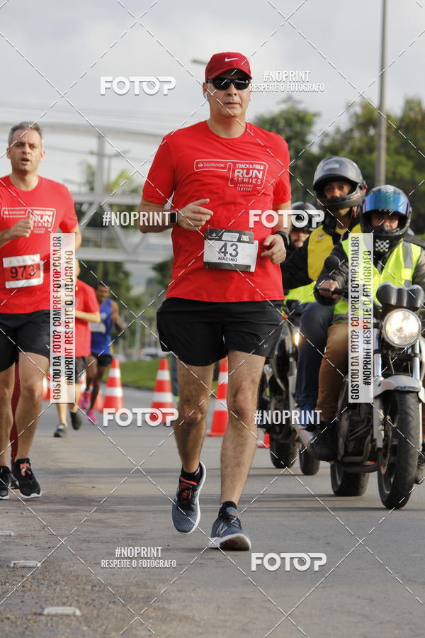 Buy your photos of the eventSantander Track & Field Run Series - Shopping Tambor on Fotop