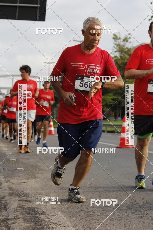 Buy your photos of the eventSantander Track & Field Run Series - Shopping Tambor on Fotop