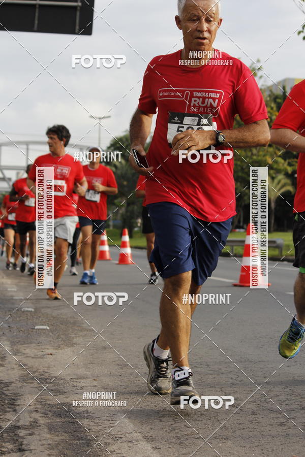 Buy your photos of the eventSantander Track & Field Run Series - Shopping Tambor on Fotop