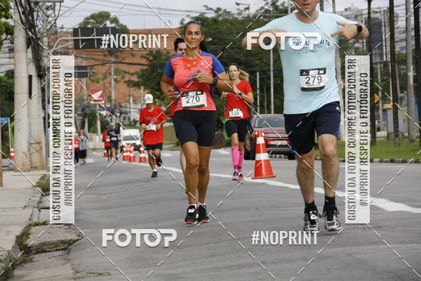 Buy your photos of the eventSantander Track & Field Run Series - Shopping Tambor on Fotop