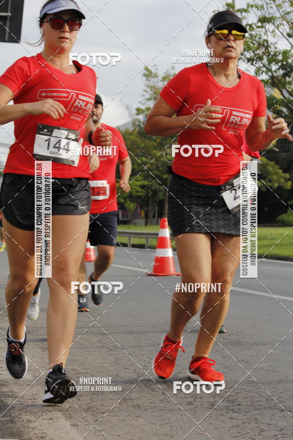 Buy your photos of the eventSantander Track & Field Run Series - Shopping Tambor on Fotop