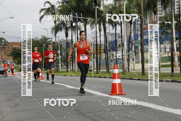 Buy your photos of the eventSantander Track & Field Run Series - Shopping Tambor on Fotop