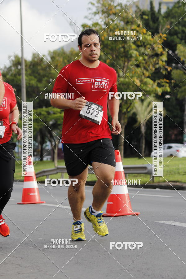 Buy your photos of the eventSantander Track & Field Run Series - Shopping Tambor on Fotop