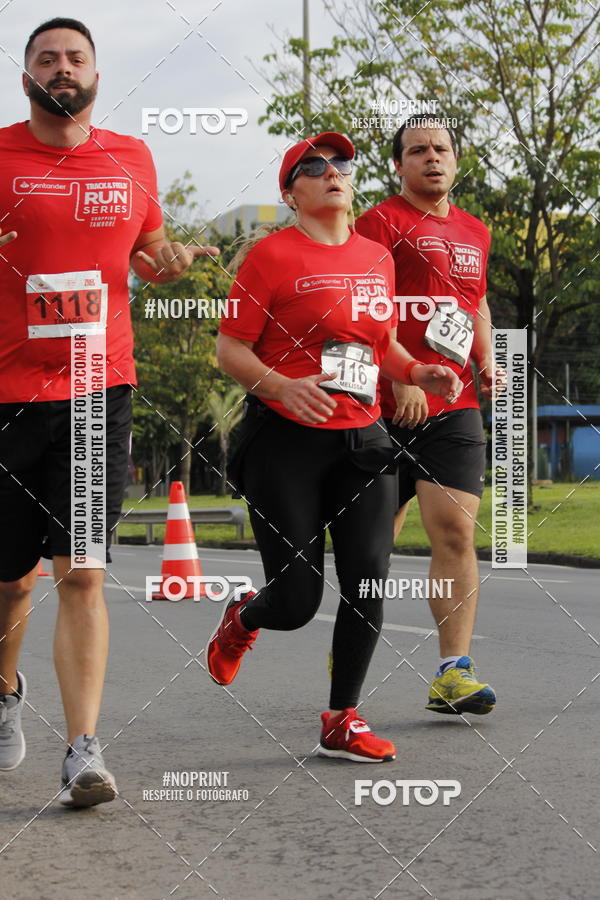 Buy your photos of the eventSantander Track & Field Run Series - Shopping Tambor on Fotop