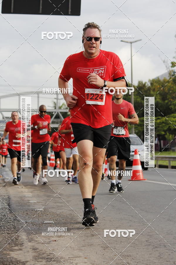 Buy your photos of the eventSantander Track & Field Run Series - Shopping Tambor on Fotop