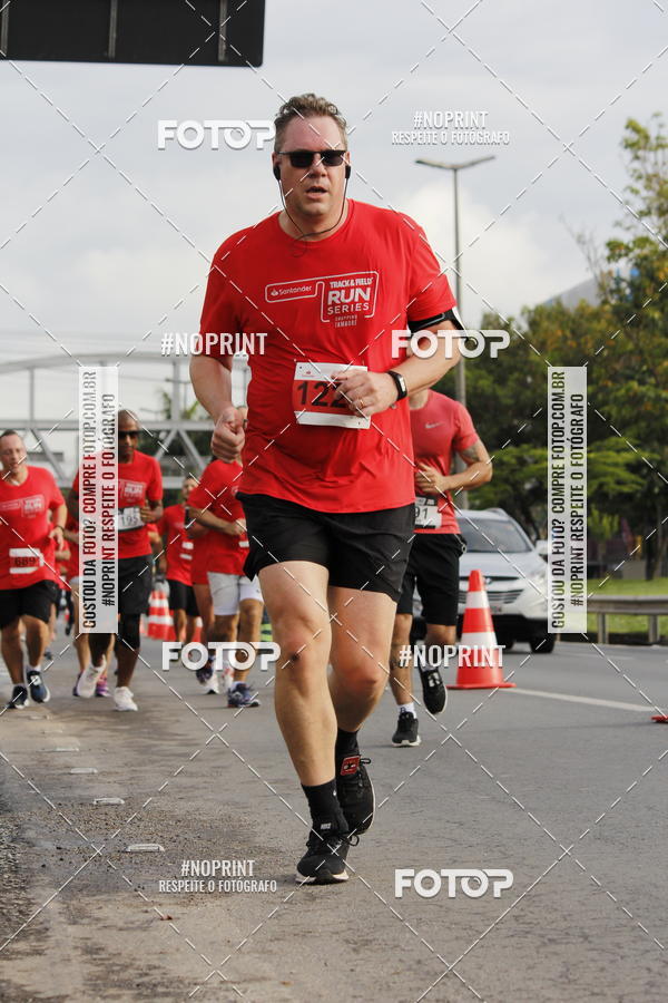 Buy your photos of the eventSantander Track & Field Run Series - Shopping Tambor on Fotop