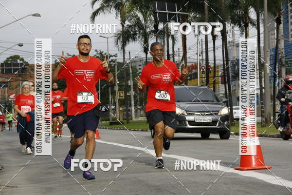 Buy your photos of the eventSantander Track & Field Run Series - Shopping Tambor on Fotop
