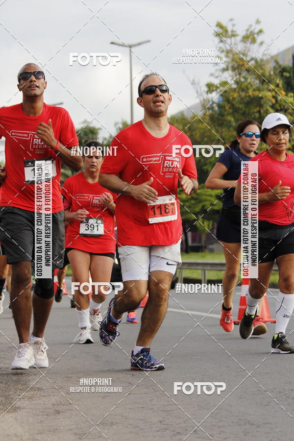 Buy your photos of the eventSantander Track & Field Run Series - Shopping Tambor on Fotop