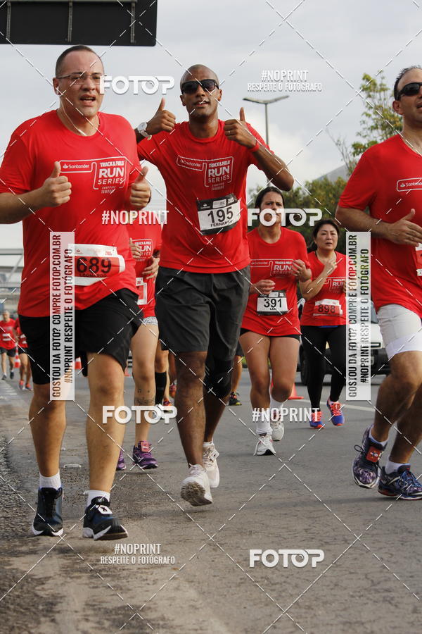 Buy your photos of the eventSantander Track & Field Run Series - Shopping Tambor on Fotop
