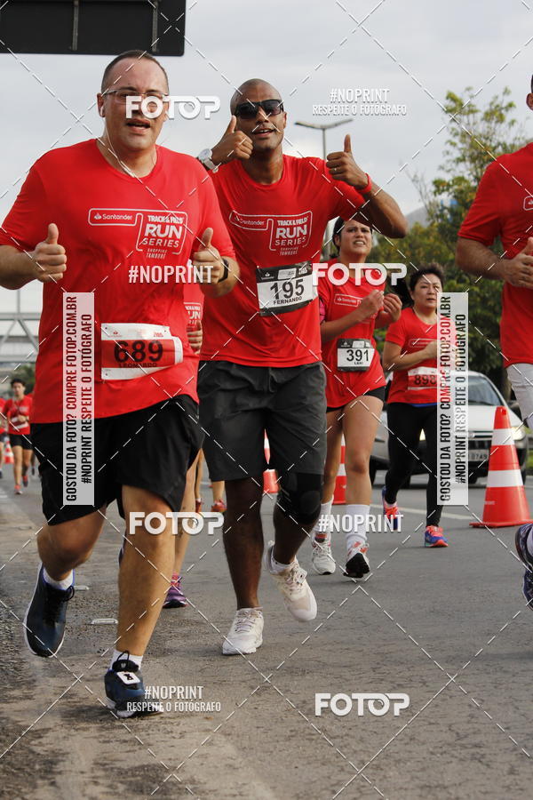 Buy your photos of the eventSantander Track & Field Run Series - Shopping Tambor on Fotop