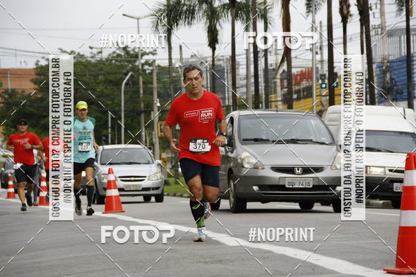 Buy your photos of the eventSantander Track & Field Run Series - Shopping Tambor on Fotop