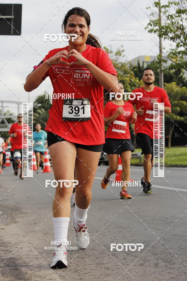 Buy your photos of the eventSantander Track & Field Run Series - Shopping Tambor on Fotop