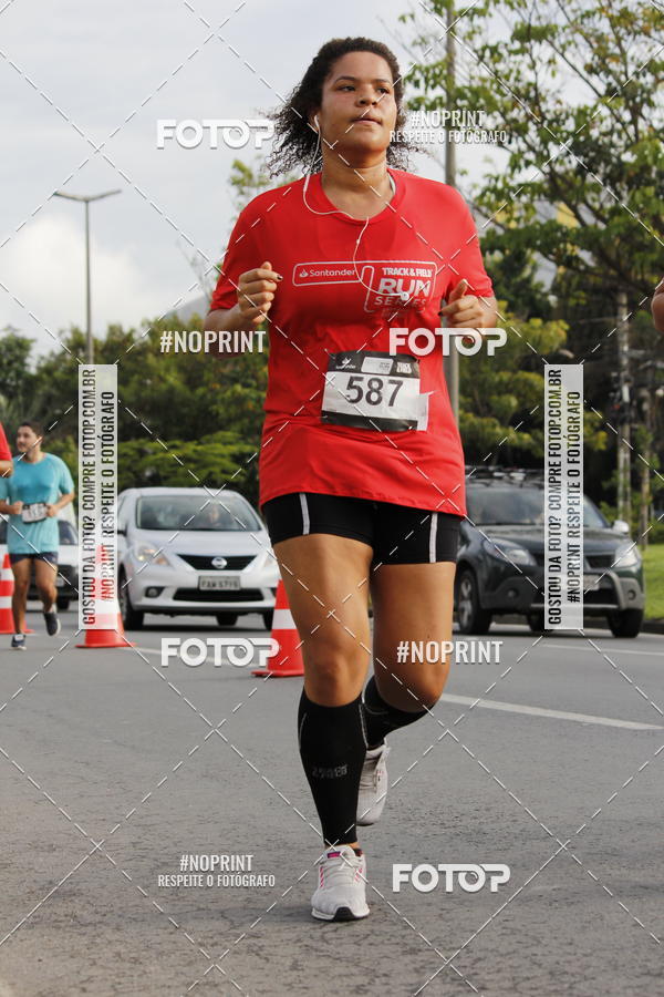 Buy your photos of the eventSantander Track & Field Run Series - Shopping Tambor on Fotop
