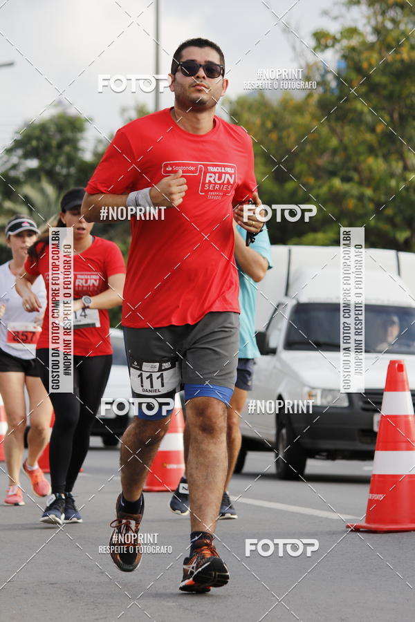 Buy your photos of the eventSantander Track & Field Run Series - Shopping Tambor on Fotop