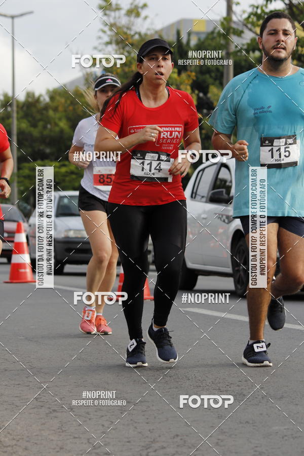Buy your photos of the eventSantander Track & Field Run Series - Shopping Tambor on Fotop