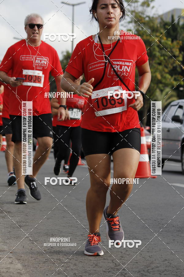 Buy your photos of the eventSantander Track & Field Run Series - Shopping Tambor on Fotop